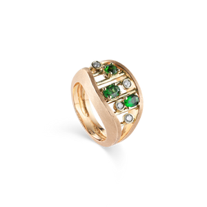 14K PINK GOLD RING WITH GREEN GARNETS AND DIAMONDS 14K PINK GOLD RING WITH GREEN GARNETS AND DIAMONDS