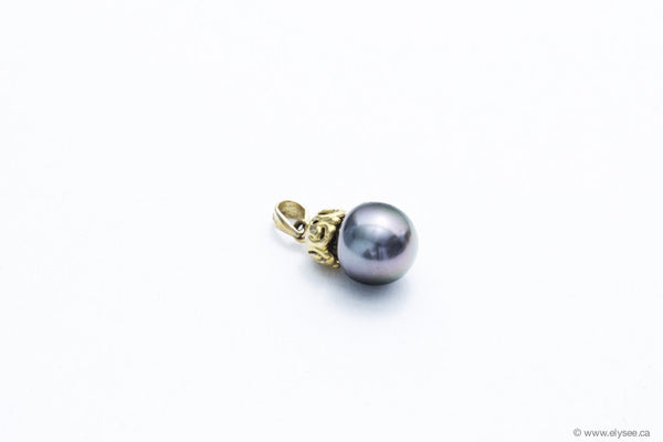 14K Yellow gold and tahitian pearl pendant from Montreal jewellery designer.