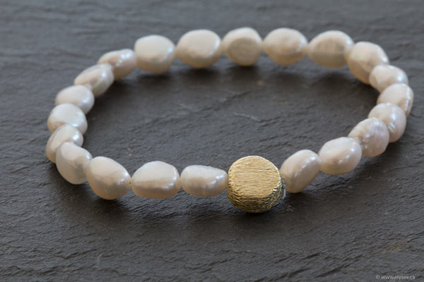 Freshwater pearl bracelet designed by montreal jewellery designer